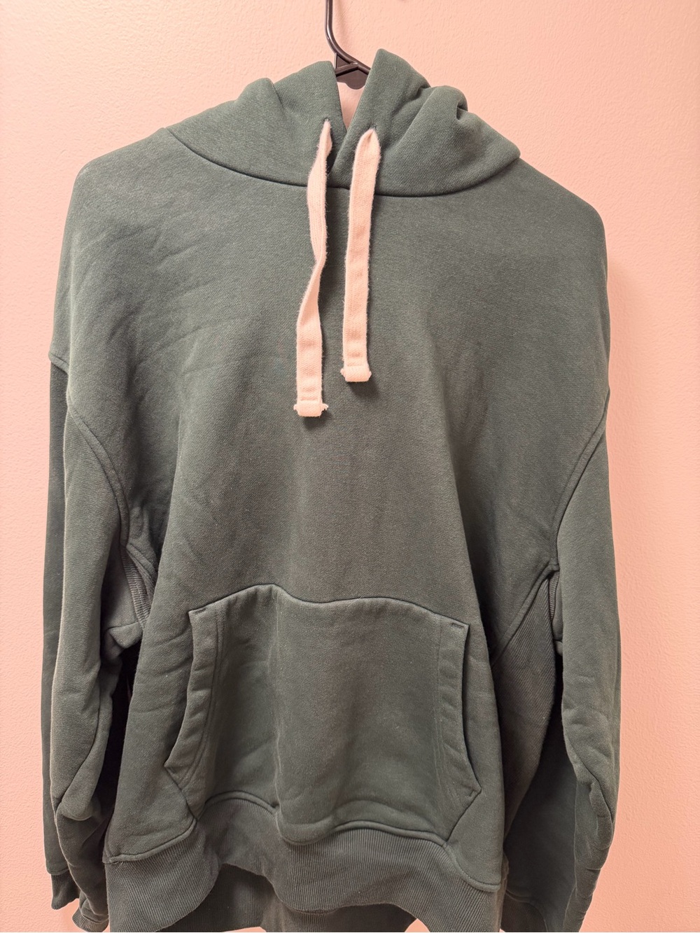 Everlane Men's Forest Green Crewneck Hoodie with Cream Drawstrings